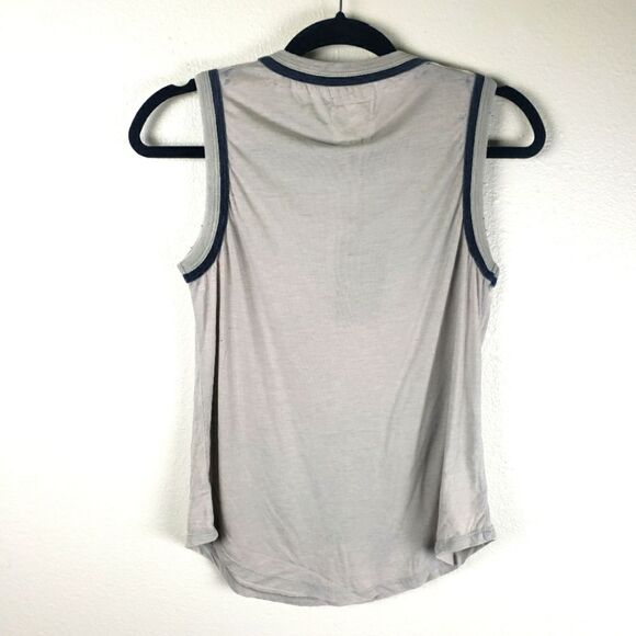 Chaser NWT Women's Simple Basic Doubled Hemmed Grey Tank Top Size Medium - Picture 2 of 8